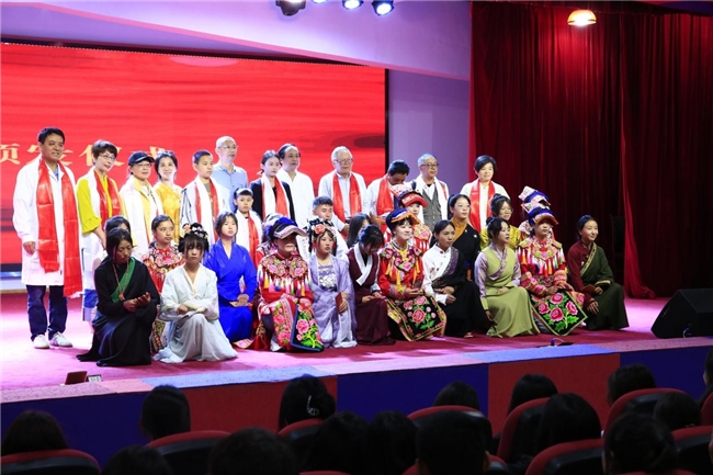 爱心跨越千里 鼎植口腔以爱助力阿坝学子逐梦