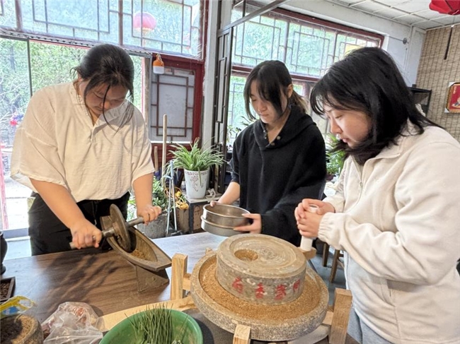 中青在线：踏访锦州凌河，渤大青年为古药香添新焰