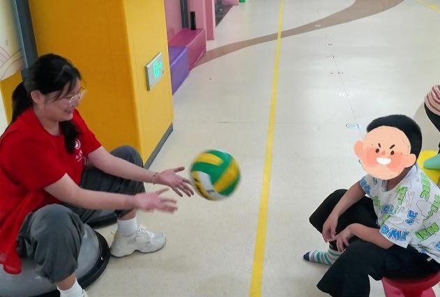 南京审计大学“星语心述”小分队：  解码心语，互联星途——于连云港妇幼保健院实地开展孤独症筛查探究