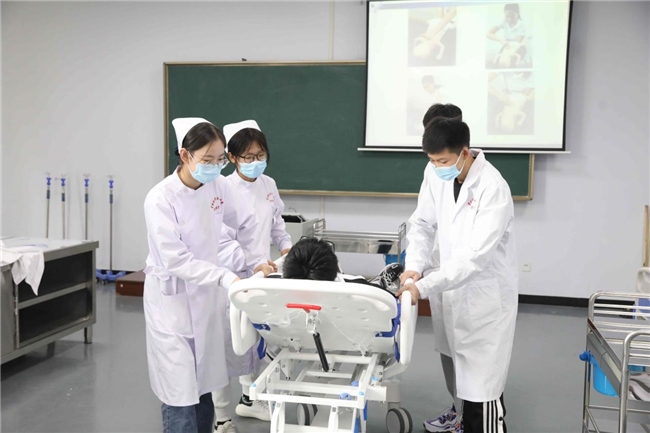 吉林科技职业技术学院：立德修身铸师魂 科技报国育栋梁