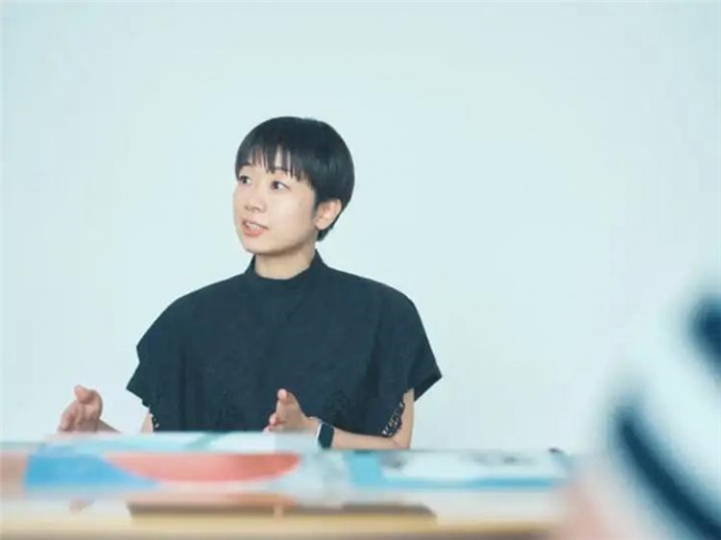 田部井美奈展「光与图形与其周边」：银座ggg演绎光影编织的设计诗学