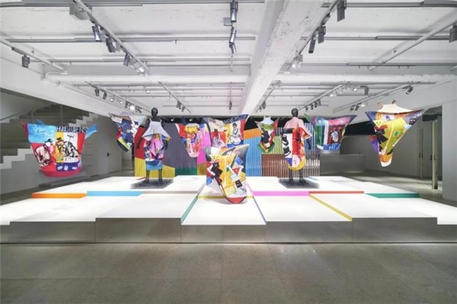 田部井美奈展「光与图形与其周边」：银座ggg演绎光影编织的设计诗学