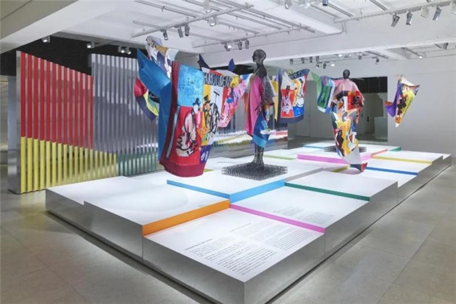 田部井美奈展「光与图形与其周边」：银座ggg演绎光影编织的设计诗学