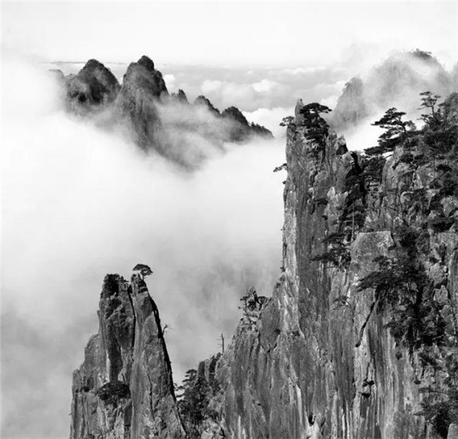 黑白光影里的黄山诗学，汪芜生用半世纪追寻山水摄影的禅意灵魂