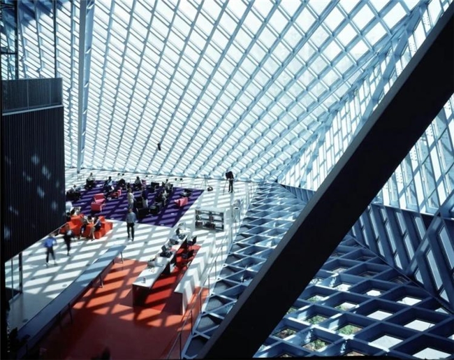 从古典秩序到社区温暖，图书馆中自然光与空间的深度融合之道
