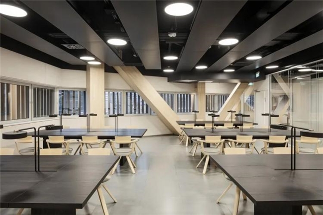 从古典秩序到社区温暖，图书馆中自然光与空间的深度融合之道