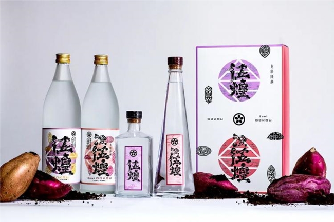 打破常规的字体创意：MILTZ以“骨头与烟雾”质感勾勒独特视觉语言
