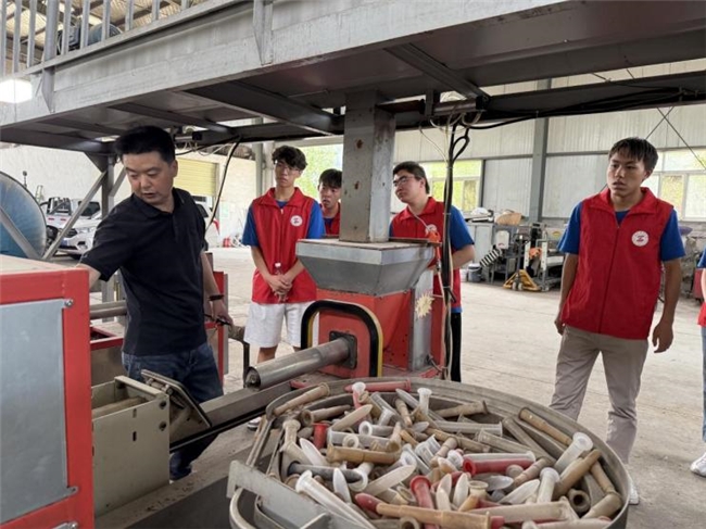 以菌为媒，以青春为笔——陕西理工大学实践团解码汉中食用菌乡村振兴密码(图2)