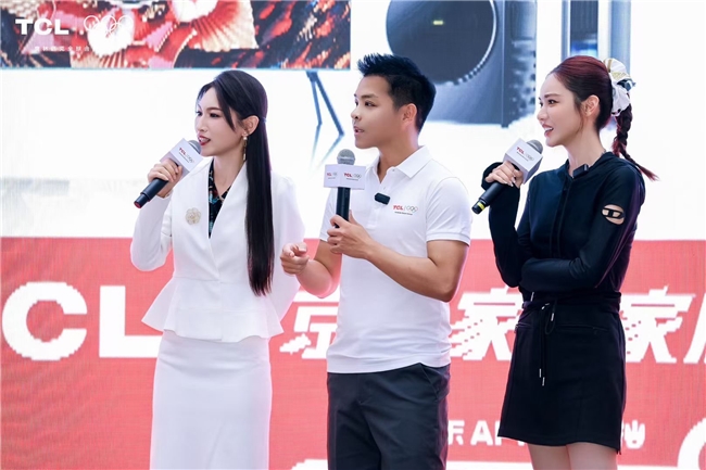 奥运冠军何冲邂逅科技标杆！，TCL奥运中国行风暴席卷京城！(图3)