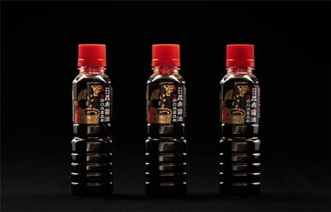 从插画大奖到个人展，栗田有佳以传统与现代交织的视觉语言备受关注