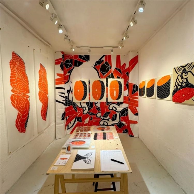从插画大奖到个人展，栗田有佳以传统与现代交织的视觉语言备受关注