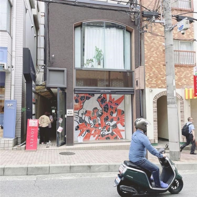 从插画大奖到个人展，栗田有佳以传统与现代交织的视觉语言备受关注