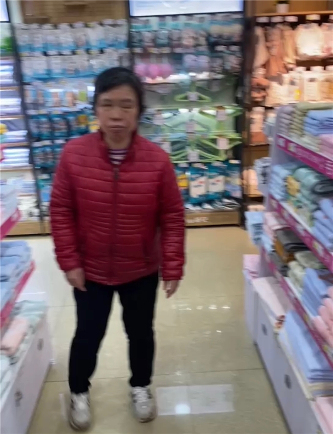 母爱如水、润泽无声，只为求得生的希望！