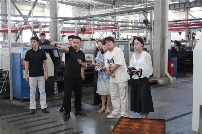 闽商逐梦·智绘未来：青春力量探访闽南民企发展新路径