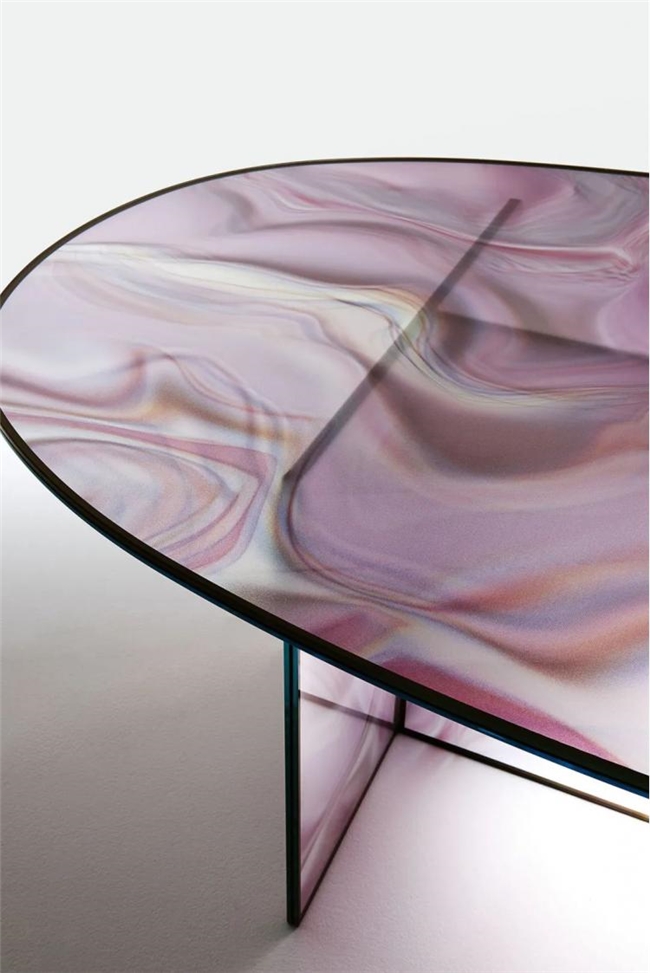 当代设计大师的玻璃创想，帕特里夏・乌奎拉与她的 Glas Italia 家具系列