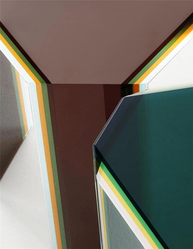 当代设计大师的玻璃创想，帕特里夏・乌奎拉与她的 Glas Italia 家具系列