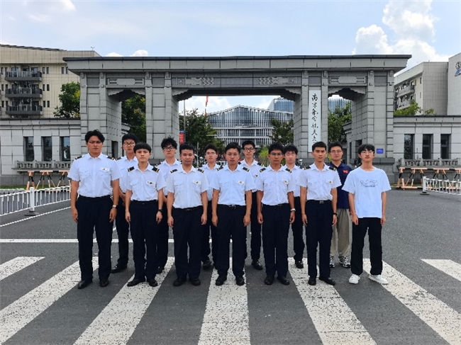 传承飞行精神，点亮职业航程：南京航空航天大学“青云职上”社会实践团队对话民航楷模