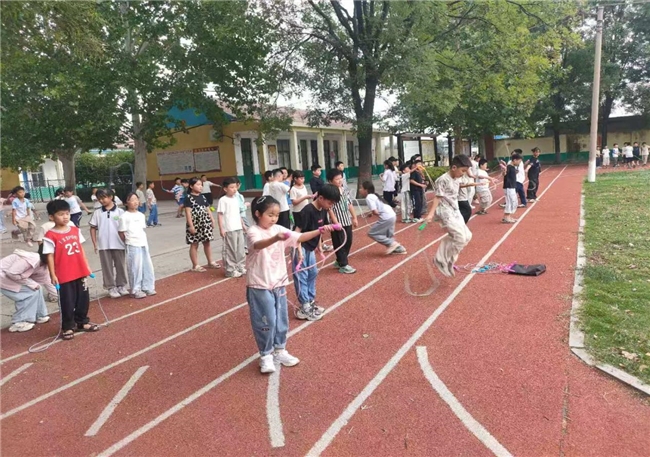 巨野县核桃园镇山西小学：阳光大课间 活力满校园