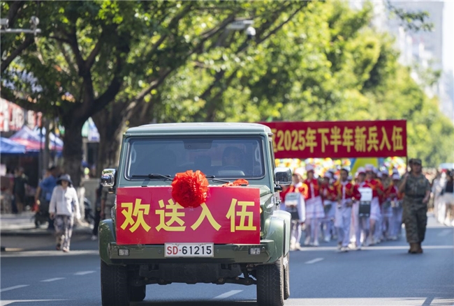 江西赣县区2025年下半年新兵欢送仪式圆满举行