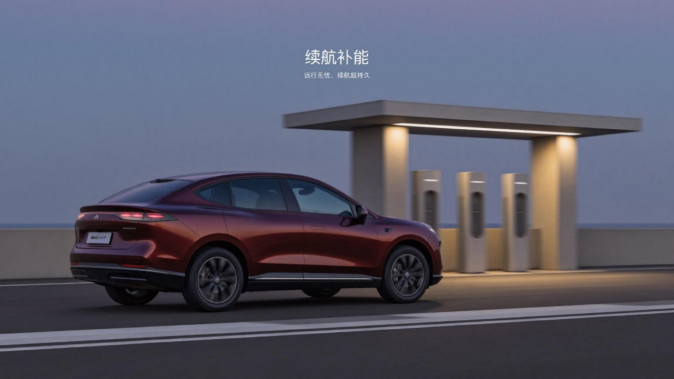 10年省3.8万！昊铂HT对比智己LS6：2000元差价藏2.6万综合价值差