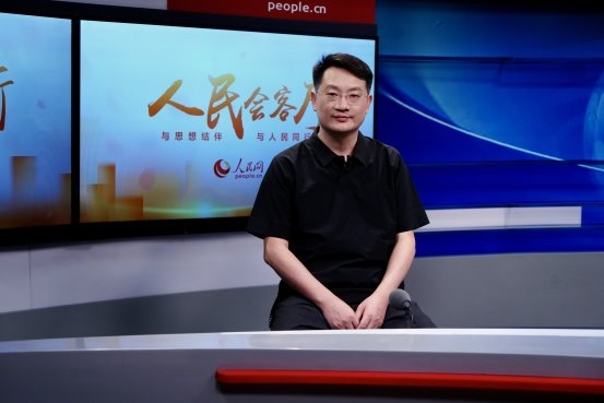 花径林巨国内首位受邀人民网人民会客厅的家庭教育专家