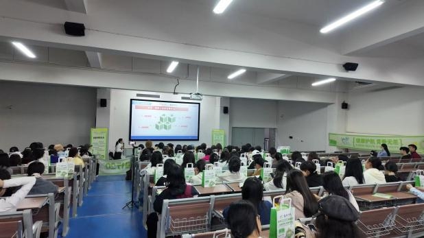 守护青春不停步！2025 紫竹青春健康校园行长沙站圆满收官(图1)