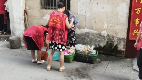 志愿疏导显温情 市场共治树新风