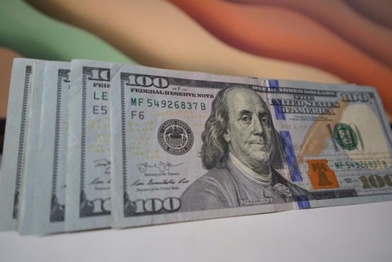 炒黄金最新攻略：2025 年炒黄金热度攀升下的新手避坑指南