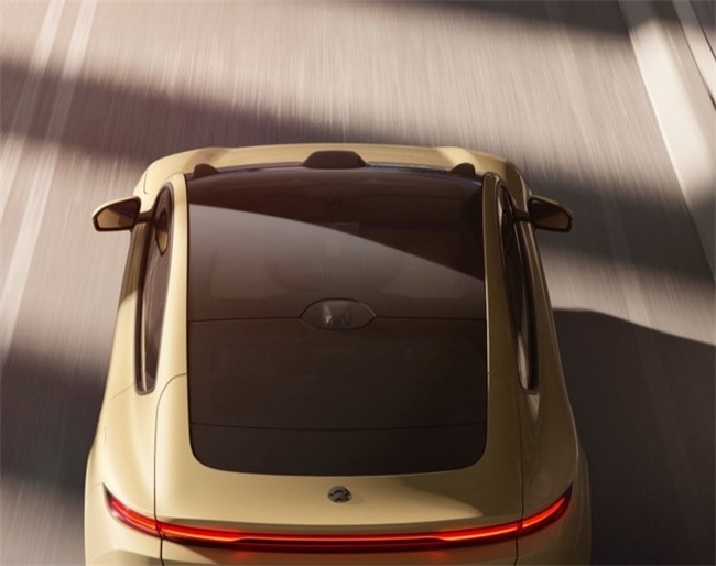 驾车遇汽车突发故障别慌!车主实用应对方法,含备胎更换、搭电等操作