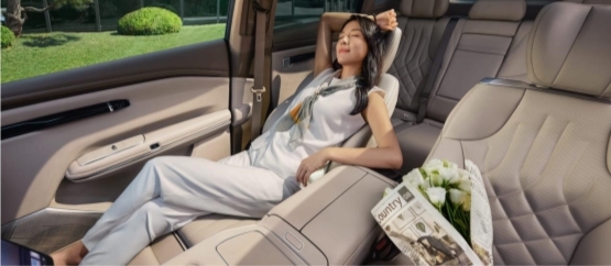 价值天花板之争：昊铂HT对比智己LS6 Pro，谁更“超出期待”？