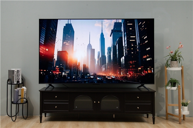 TCL T7L Ultra把电视卷出新高度！双低反+强控光，4千出头闭眼冲！(图2)