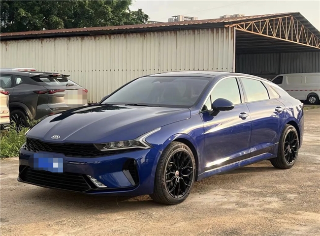 十几万拿下 B 级车?试驾起亚K5后我定了