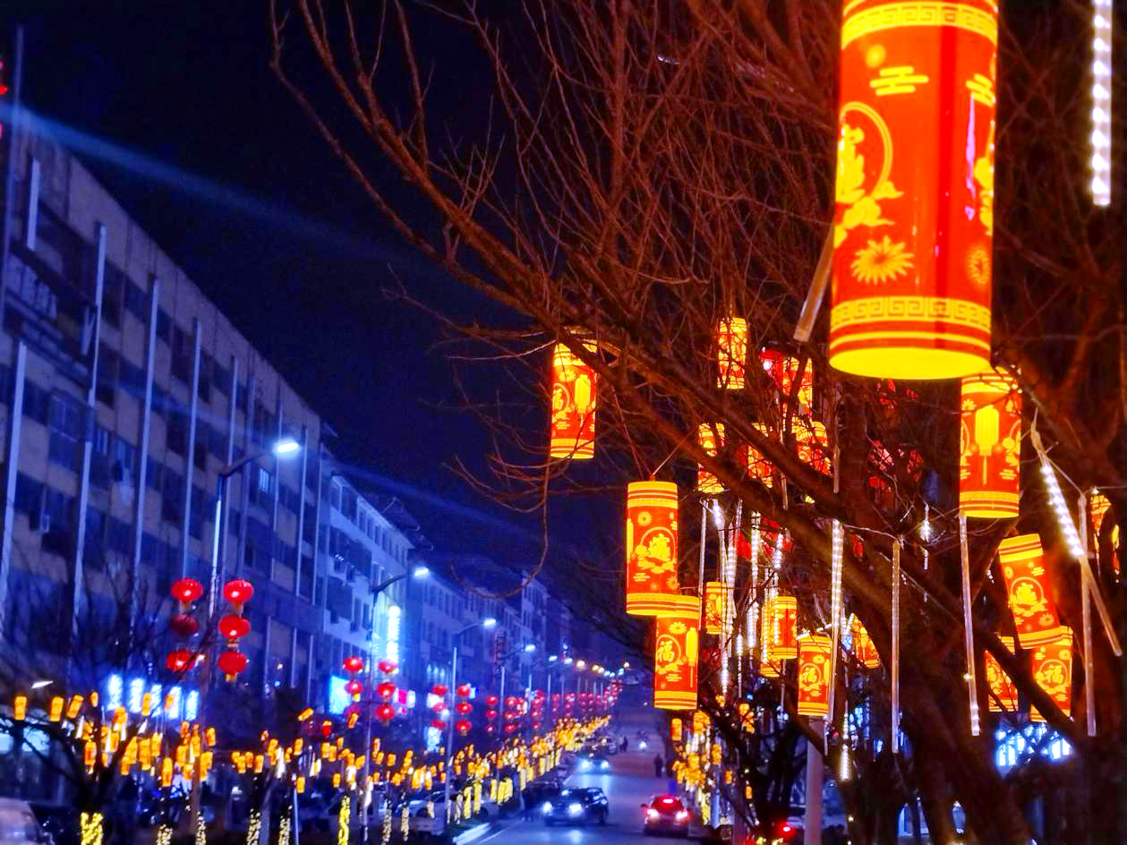 �´��߻��� | ����Ԫɽ��:�ԡ�������Զ,�ԡ�����ӭ��,�ԡ��顱����