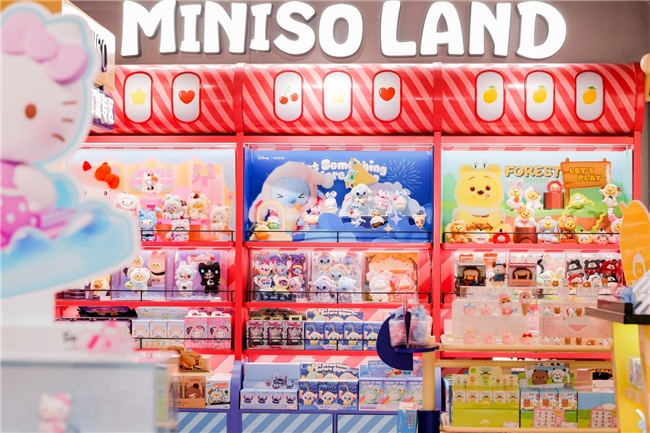 从经典IP到原创设计:名创优品MINISO杭州店解决潮玩盲盒怎么选难题