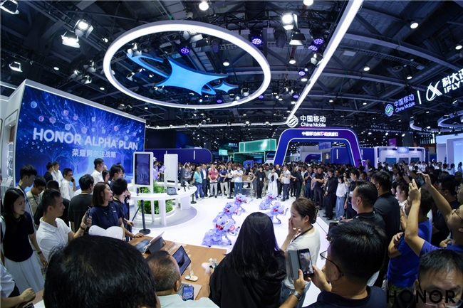 移路有AI 荣耀亮相2025移动合作伙伴大会 5G手机订货量排名第一