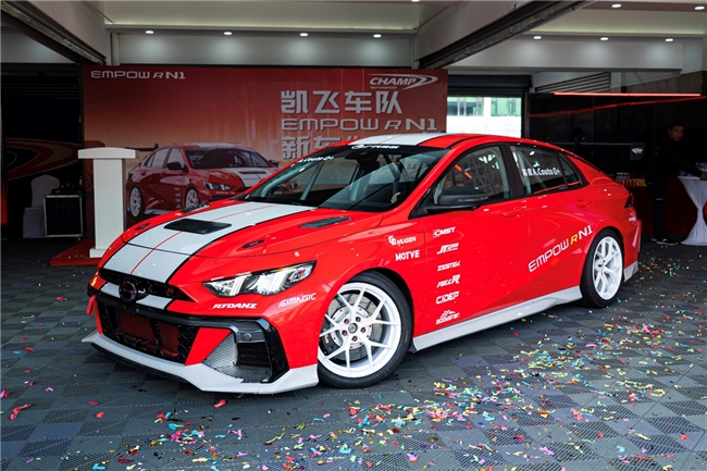 开启2026赛道新篇！广汽传祺联合凯飞车队发布影豹R N1塞车